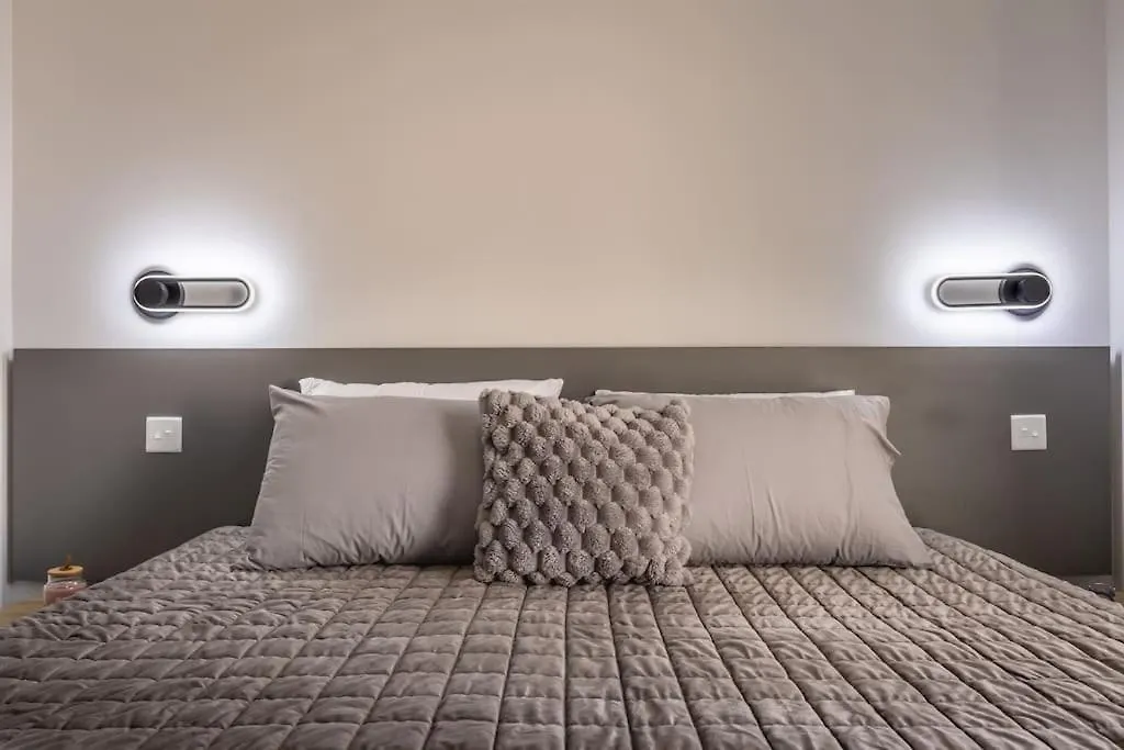 Nocturnal Elegance Apartment By Solea Sliema
