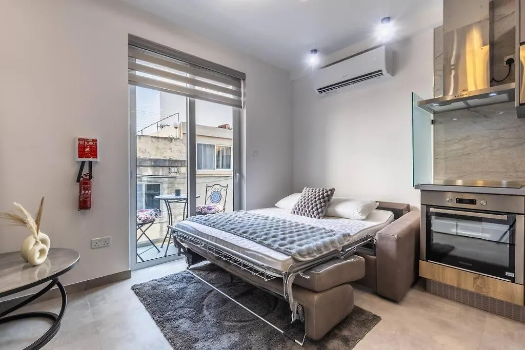 Nocturnal Elegance Apartment By Solea Sliema